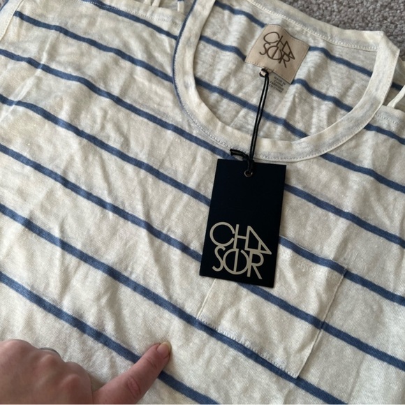 Chaser - Linen Blend Strappy Shoulder Cap
Sleeve Top - Medium - Picture 8 of 8